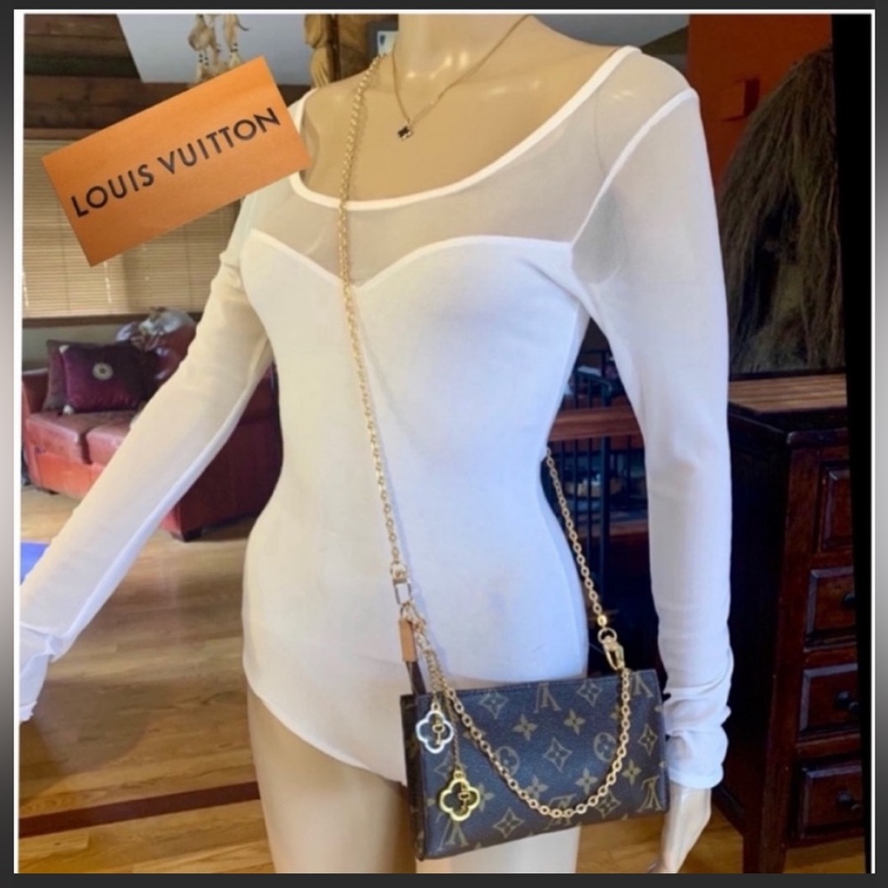 🚫SOLD🚫 LV Pouch Gm💥Sharp Super Attractive Trendy Stylish💥w/accessories7.85” - Picture 3 of 16